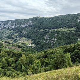 5 days hiking and sightseeing in Trascău Mountains